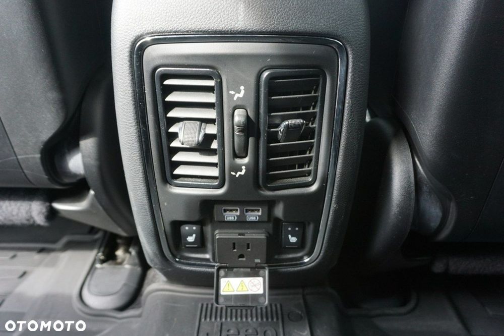 Jeep Grand Cherokee - 29