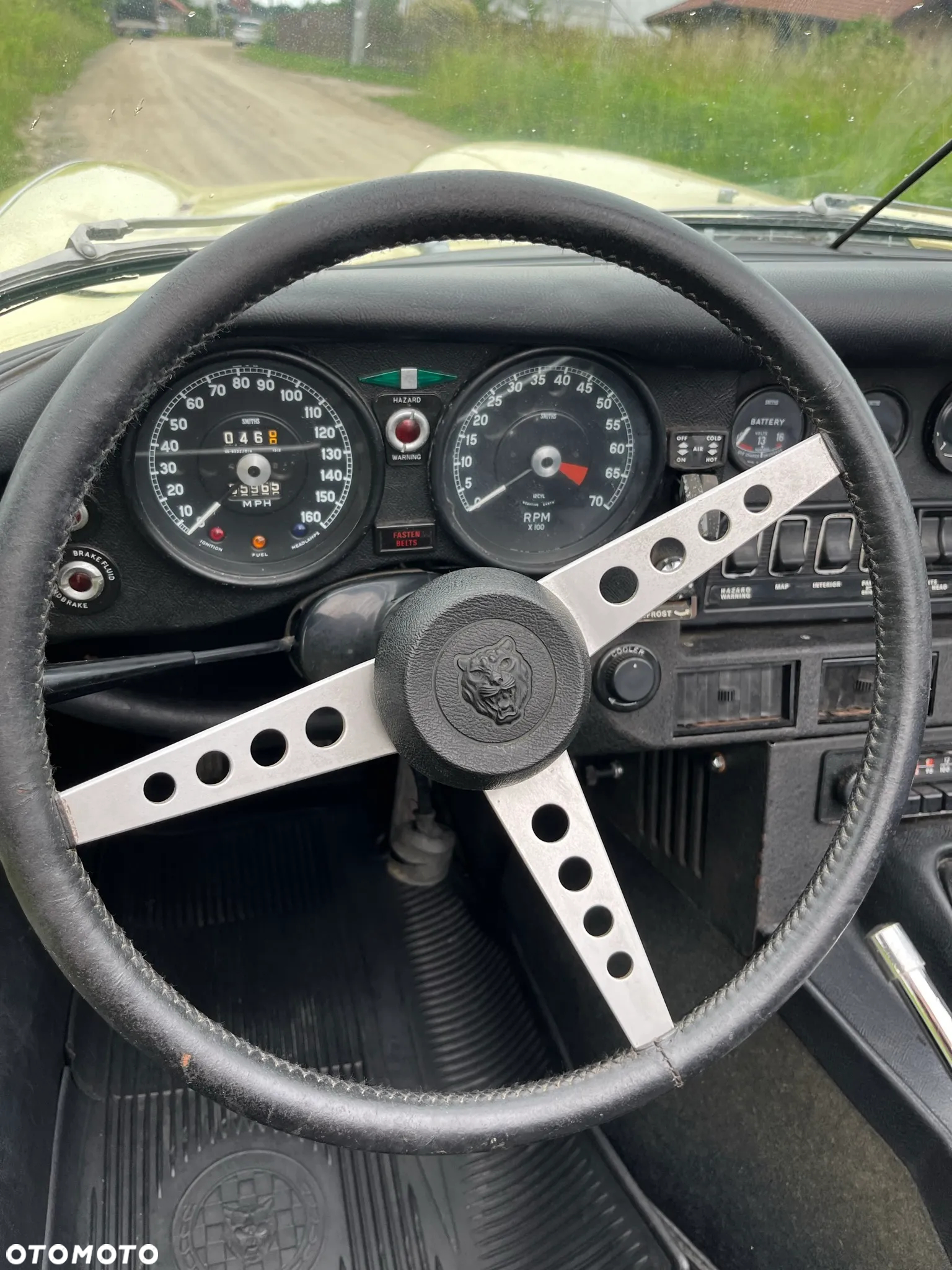 Jaguar E-Type - 21