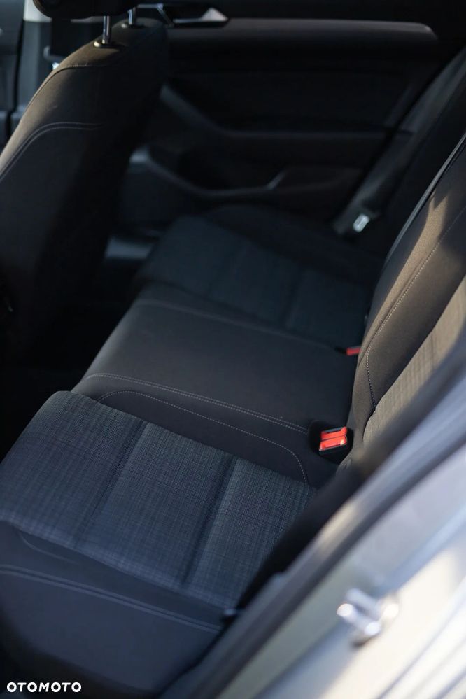 Volkswagen Passat 2.0 TDI EVO Business - 19