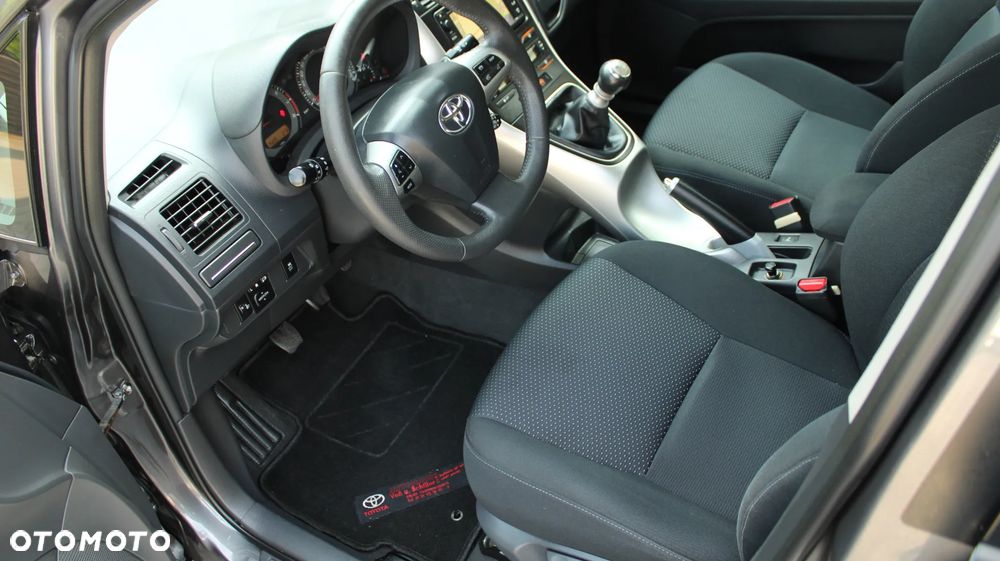 Toyota Auris 1.6 Executive - 29