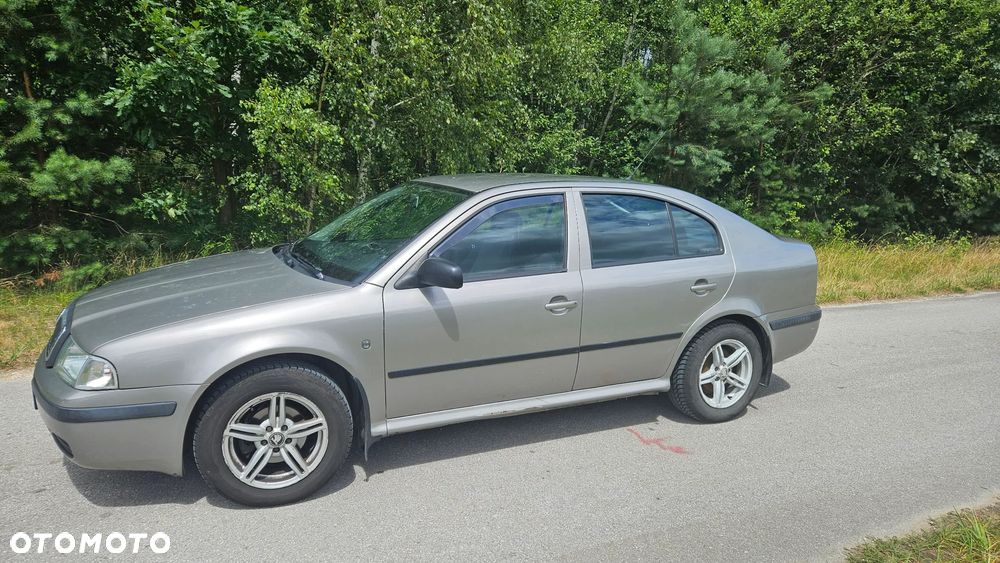Skoda Octavia 1.6 Tour - 3