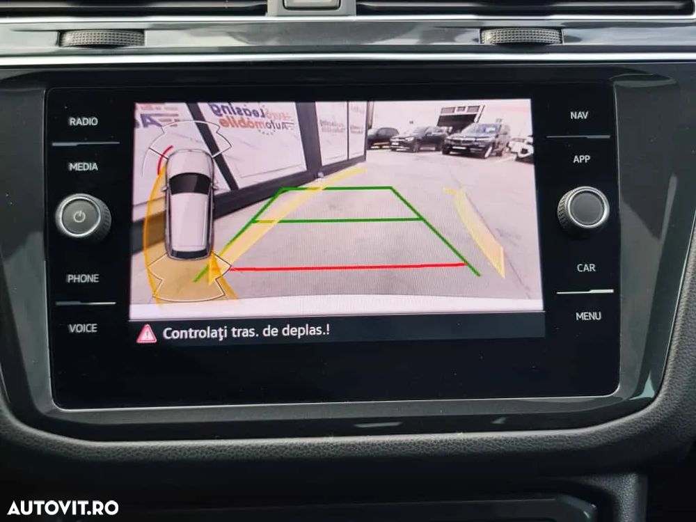 Volkswagen Tiguan 2.0 TDI SCR 4MOTION DSG R-Line - 28