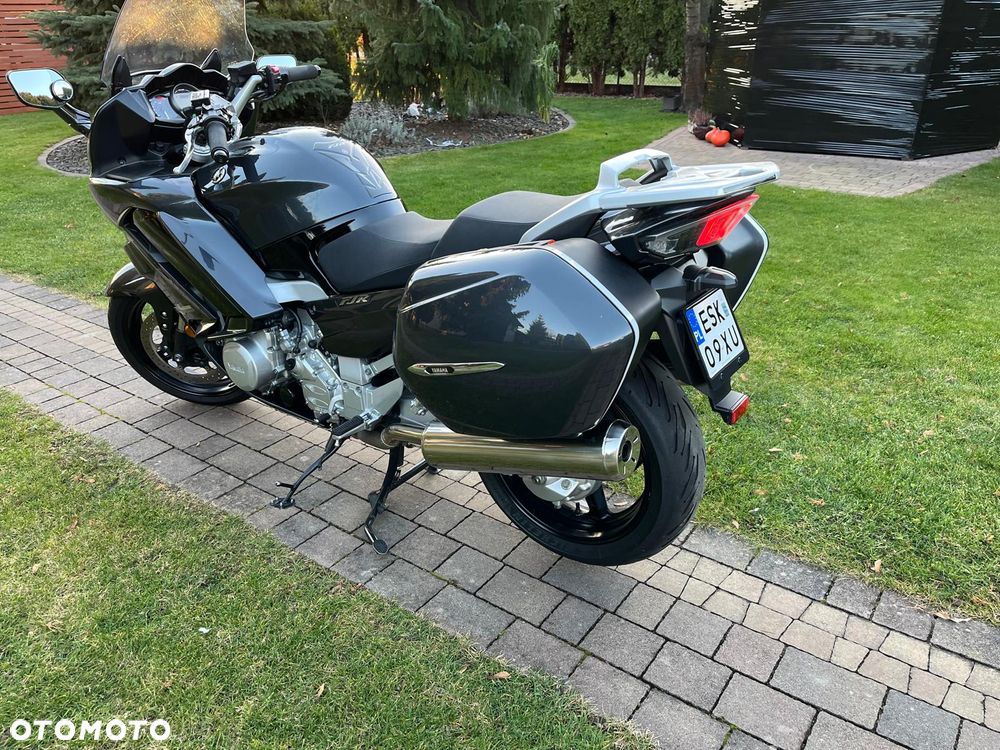 Yamaha FJR - 6