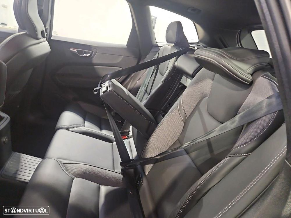 Volvo XC 60 2.0 T6 PHEV Black Edition - 9