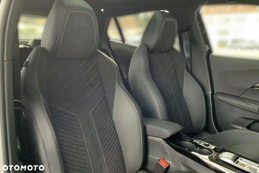 Peugeot 2008 PureTech mHEV GT Exclusive e-DCS6 - 11