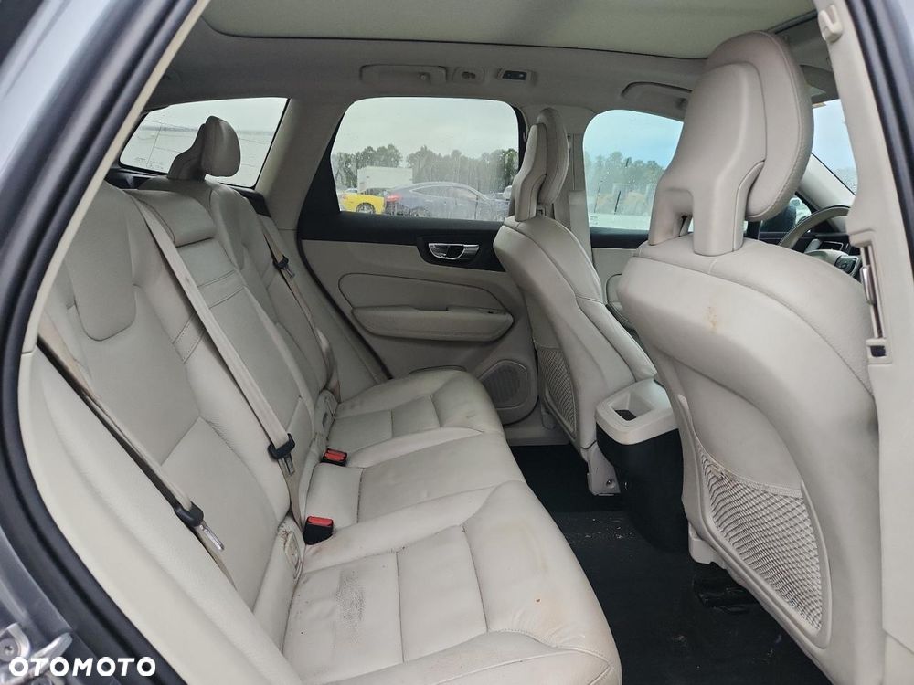 Volvo XC 60 T5 Geartronic Momentum - 10