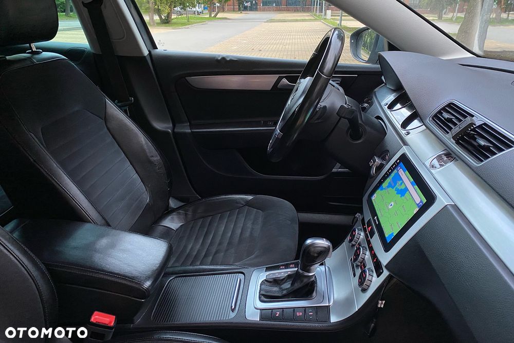 Volkswagen Passat 2.0 TDI DSG BlueMotion Technology Highline - 34