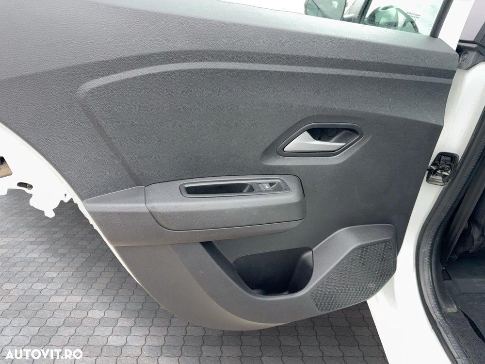 Dacia Logan TCe 90 MT5 Essential - 24