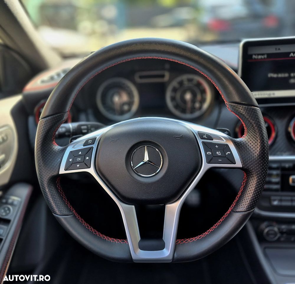 Mercedes-Benz A 45 AMG 4Matic AMG Speedshift 7G-DCT - 30