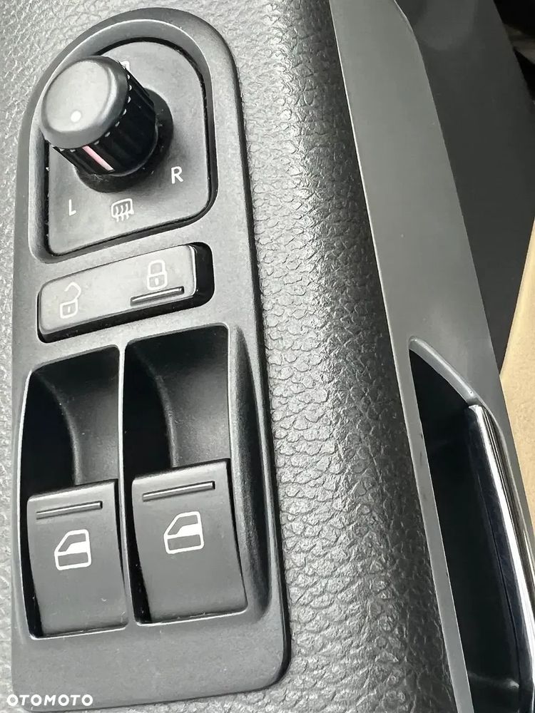 Volkswagen Multivan - 13