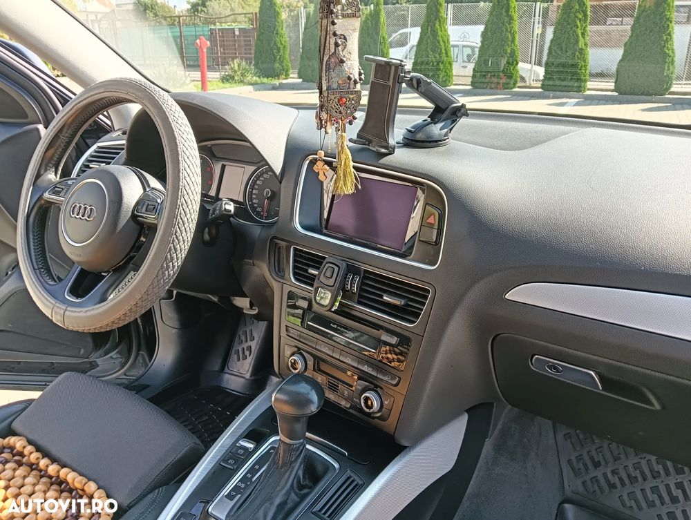 Audi Q5 2.0 40 TDI quattro S tronic Sport - 8