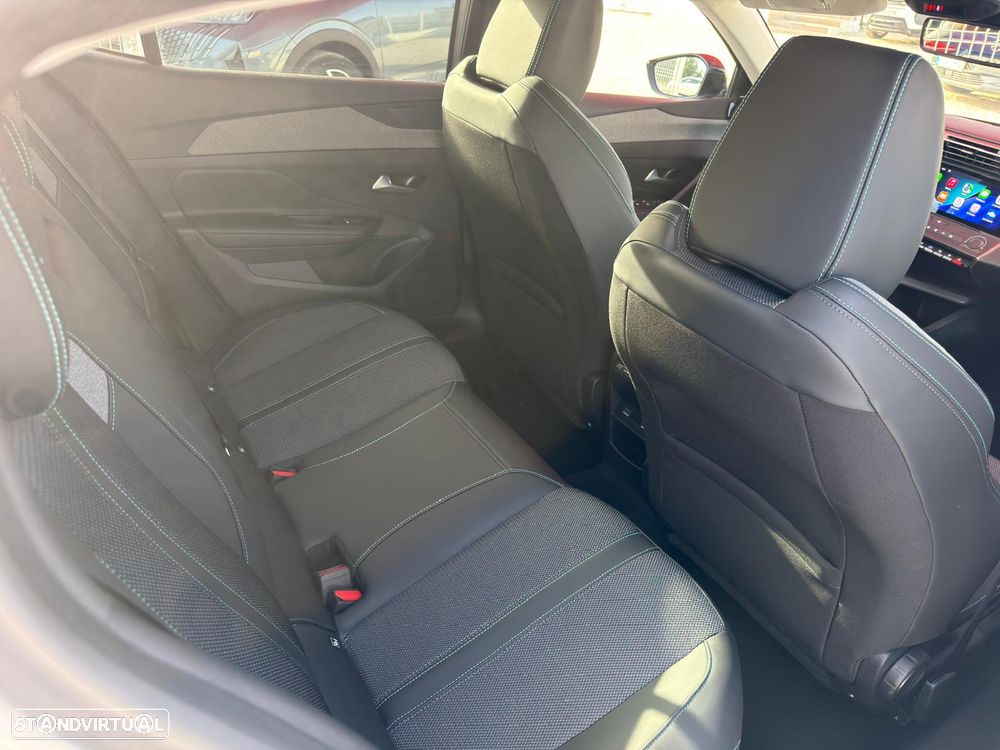 Peugeot 408 1.6 Hybrid Allure e-EAT8 - 26