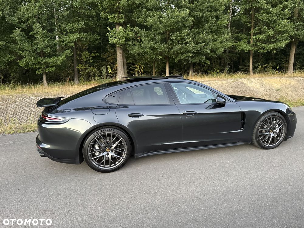 Porsche Panamera 4 - 3