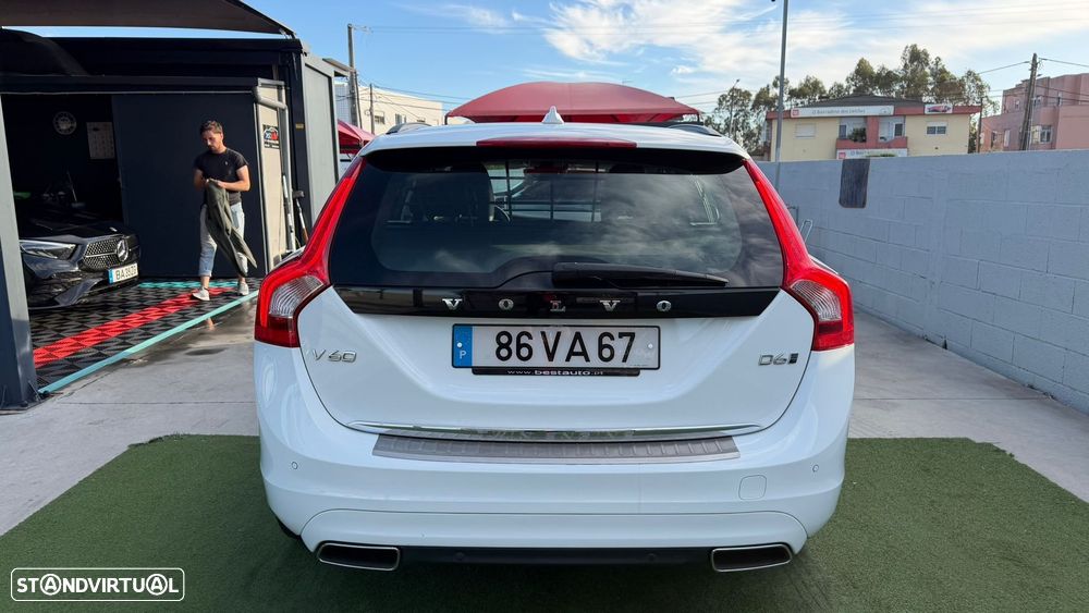 Volvo V60 2.4 D6 Momentum AWD Phev - 7