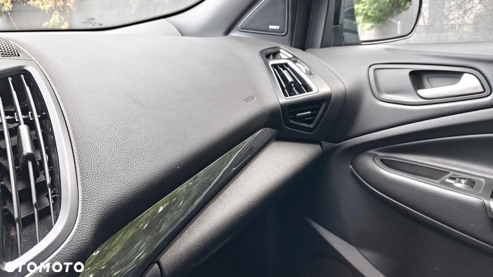 Ford Kuga 2.0 TDCi 4x4 Black & Silver - 38