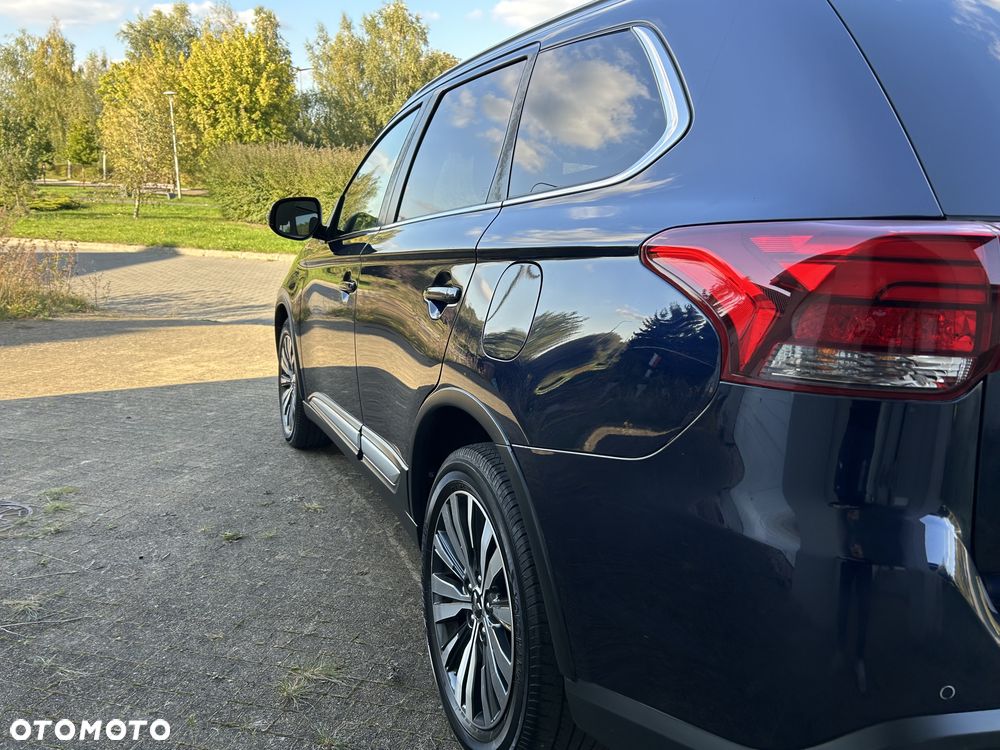 Mitsubishi Outlander 2.0 Intense + Navi 4WD CVT - 10