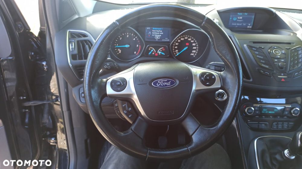 Ford Kuga 2.0 TDCi 2x4 Titanium - 14