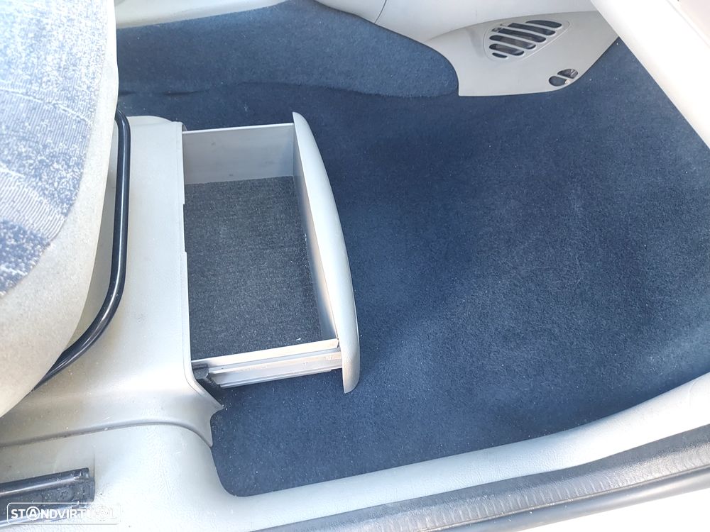 Renault Scénic 1.4 16V RXE AC - 10