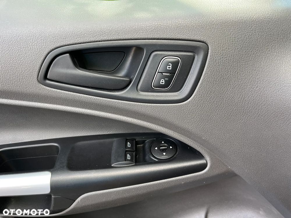 Ford Transit Connect - 18