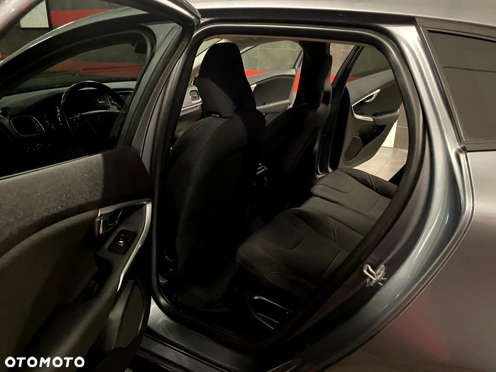 Volvo V40 D3 Summum - 17