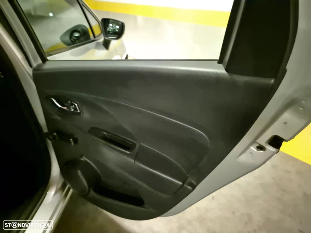 Renault Clio Sport Tourer 1.5 dCi Dynamique S - 31