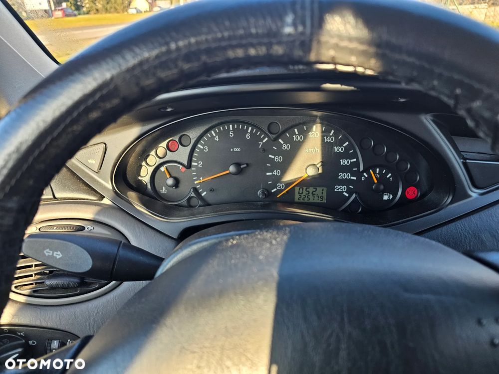 Ford Focus 1.6 Ambiente - 14