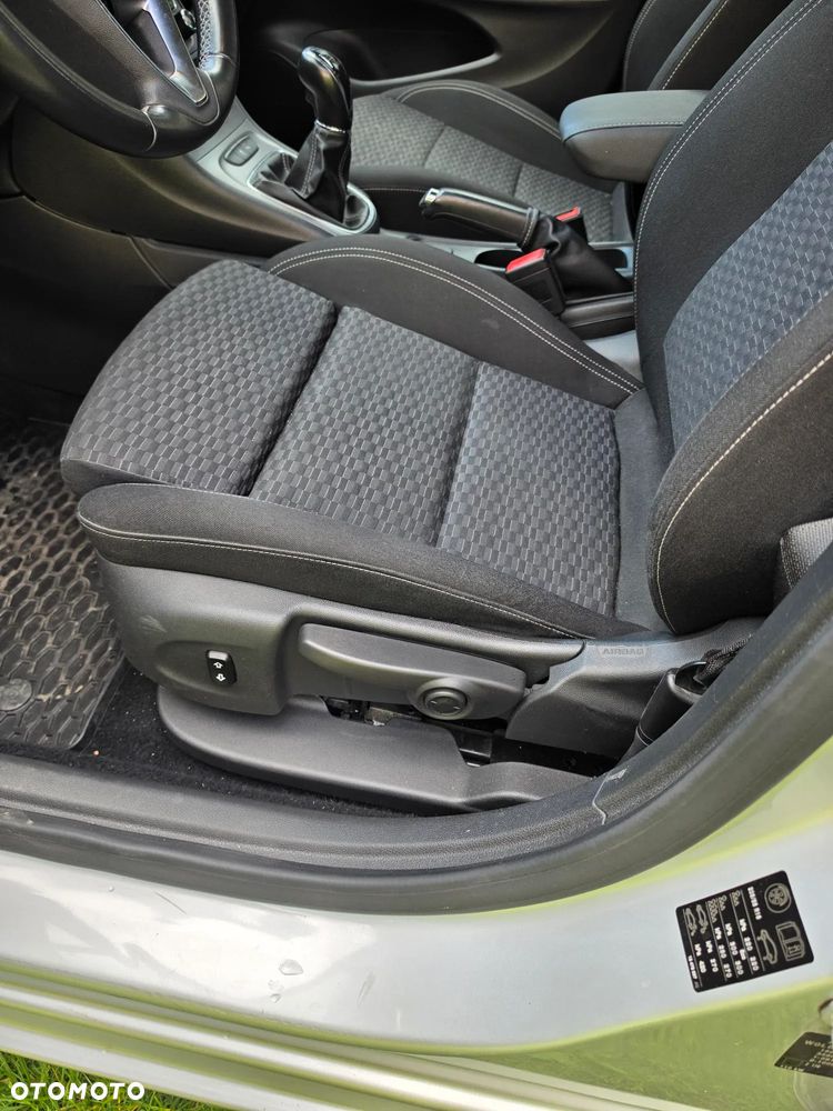 Opel Astra 1.4 T Enjoy S&S - 9