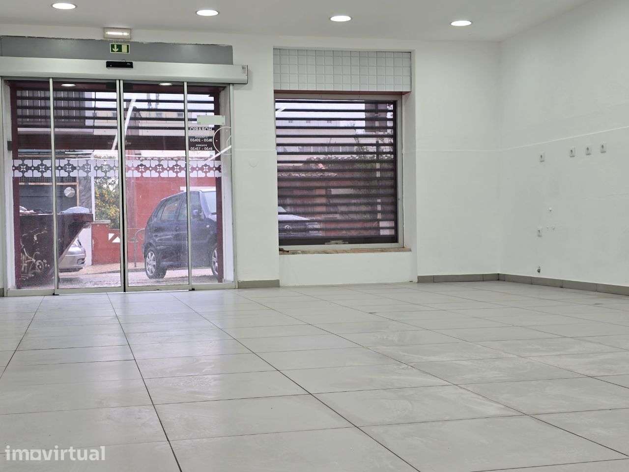 loja  com aprx.300 metros Almada com rendimento - Grande imagem: 3/14