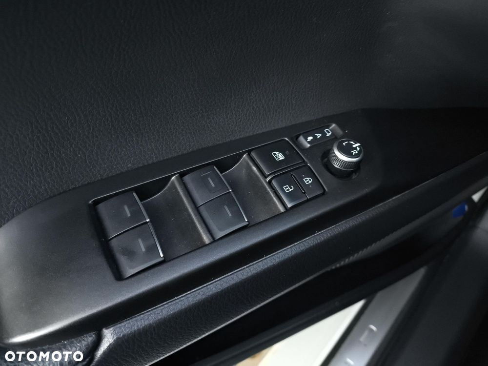 Toyota Camry - 22