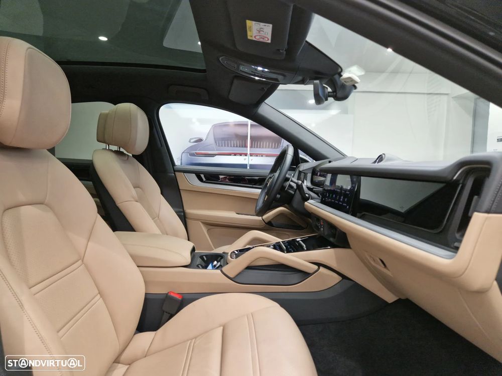 Porsche Cayenne Coupé E-Hybrid - 31