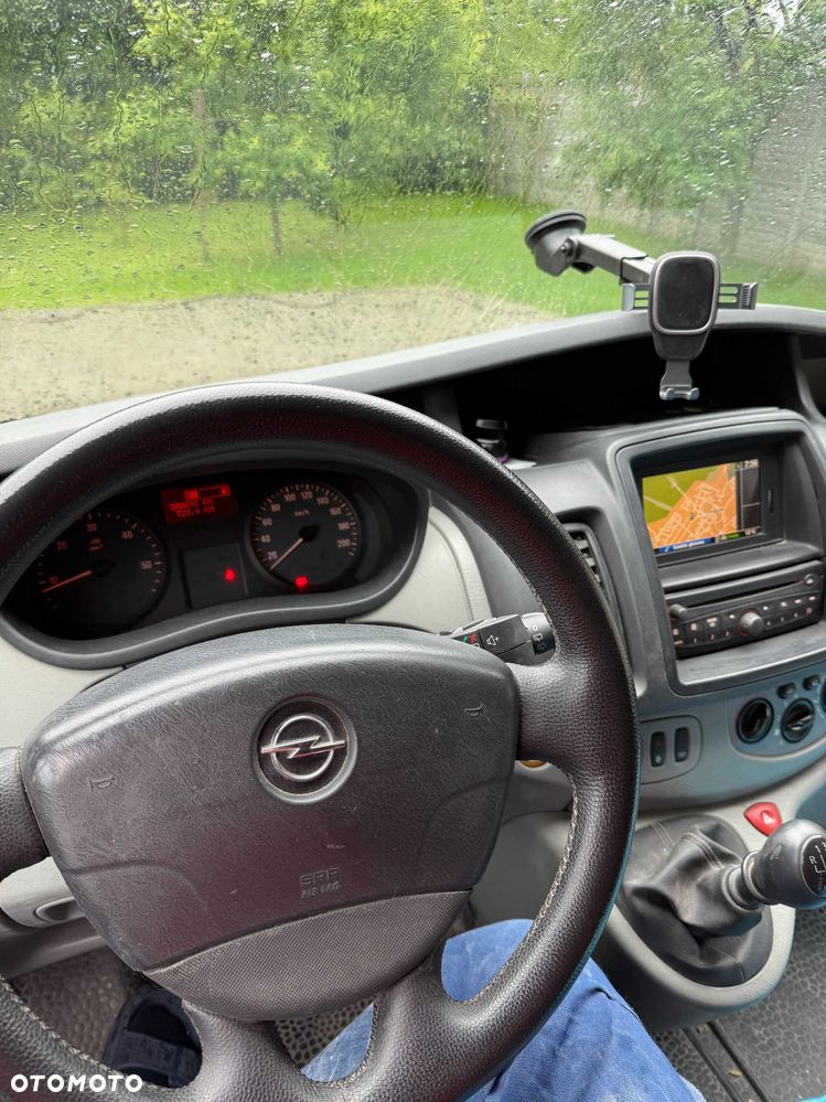 Opel Vivaro - 8