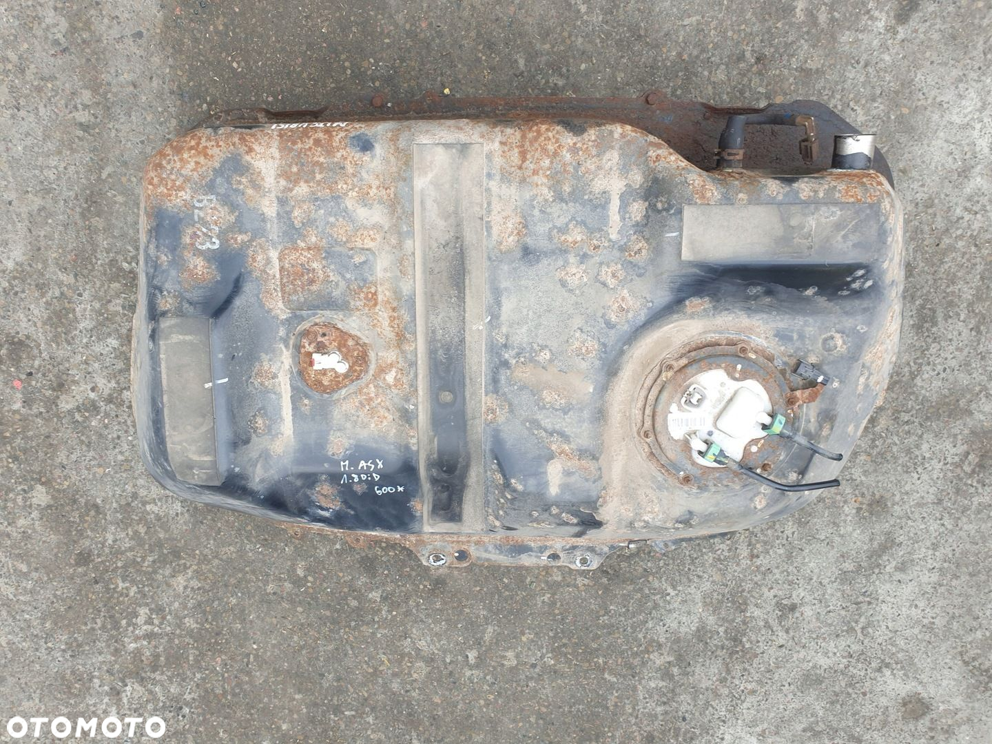 ZBIORNIK PALIWA MITSUBISHI ASX 1.8 DID - 2