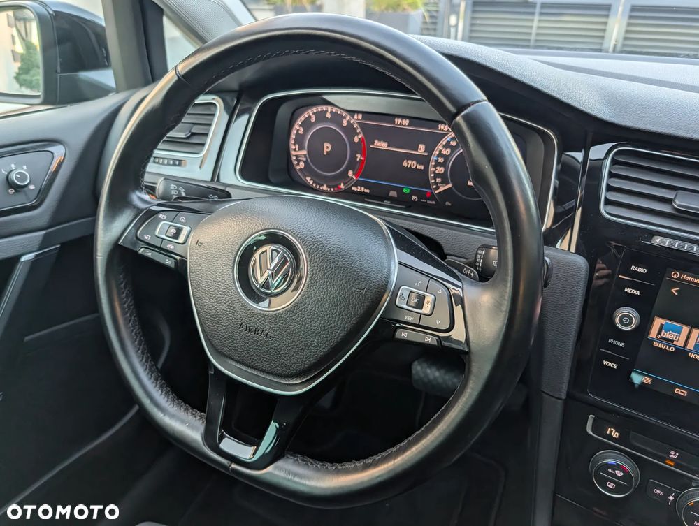 Volkswagen Golf - 27