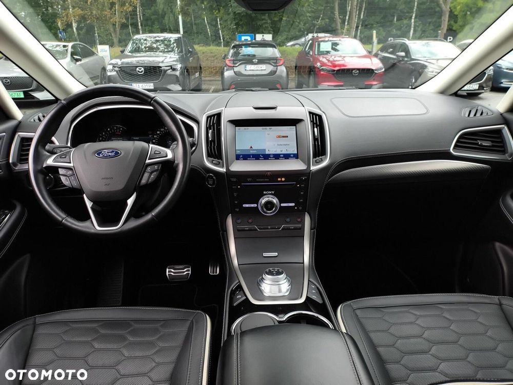Ford S-Max - 11