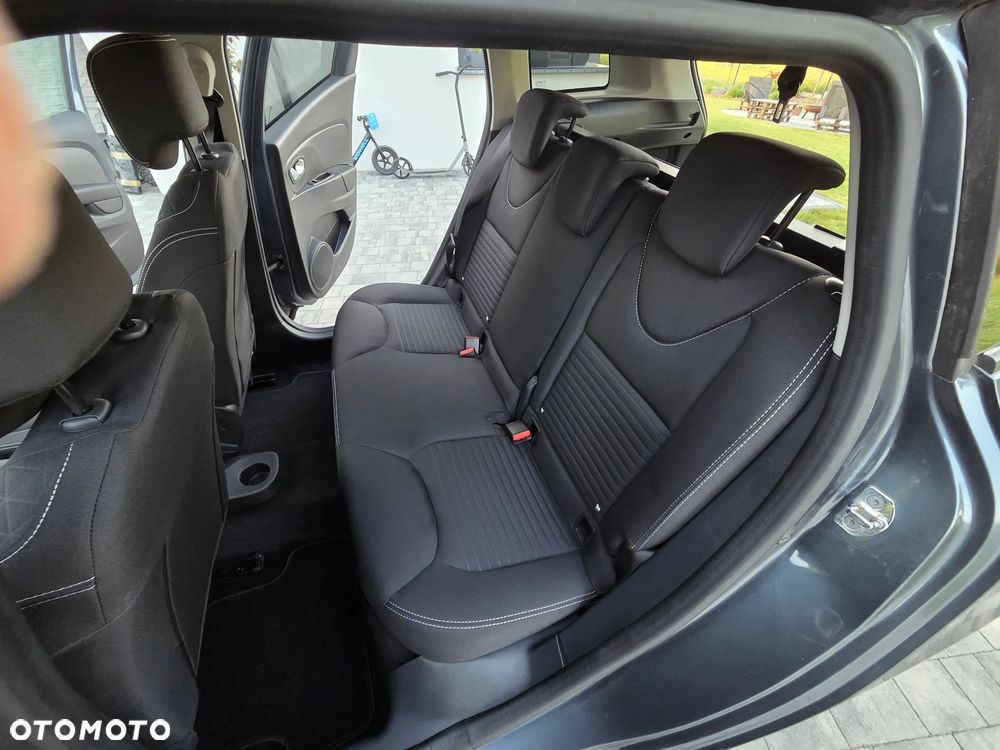 Renault Clio 1.2 16V 75 LIMITED - 12
