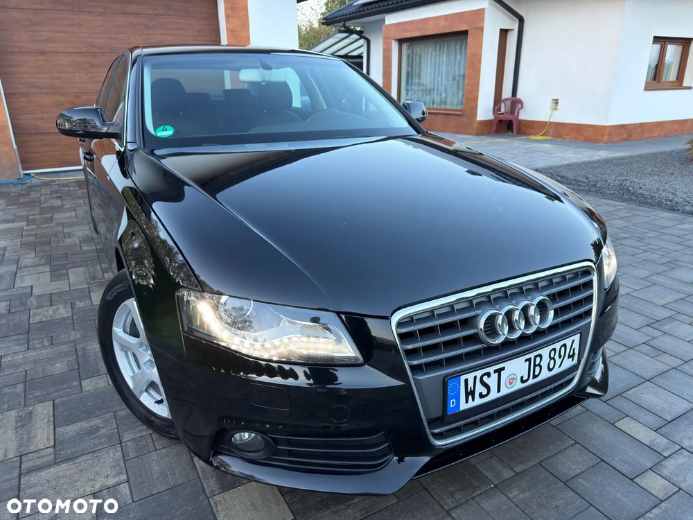 2010 Audi A4 Limousine 1.8 TFSI Attraction, photograph 2