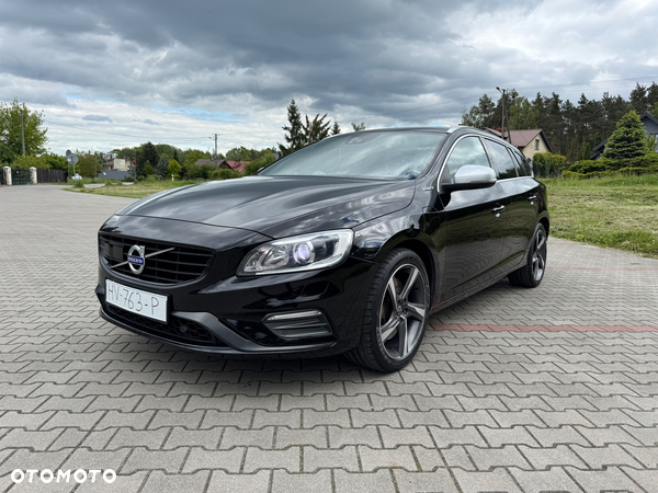 Volvo V60 D6 AWD Plug-in Hybrid R-Design Summum