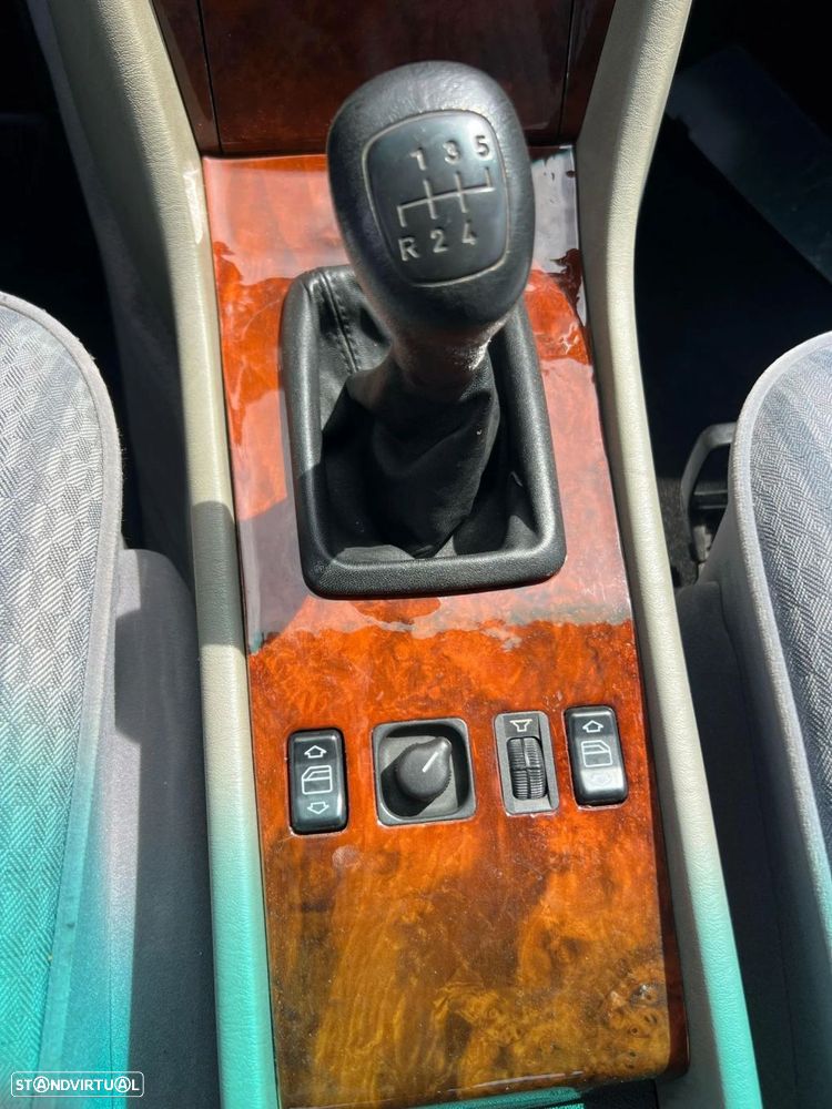 Mercedes-Benz E 280 Classic - 19