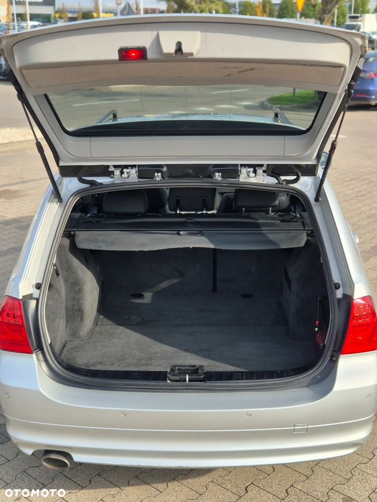 BMW Seria 3 - 37