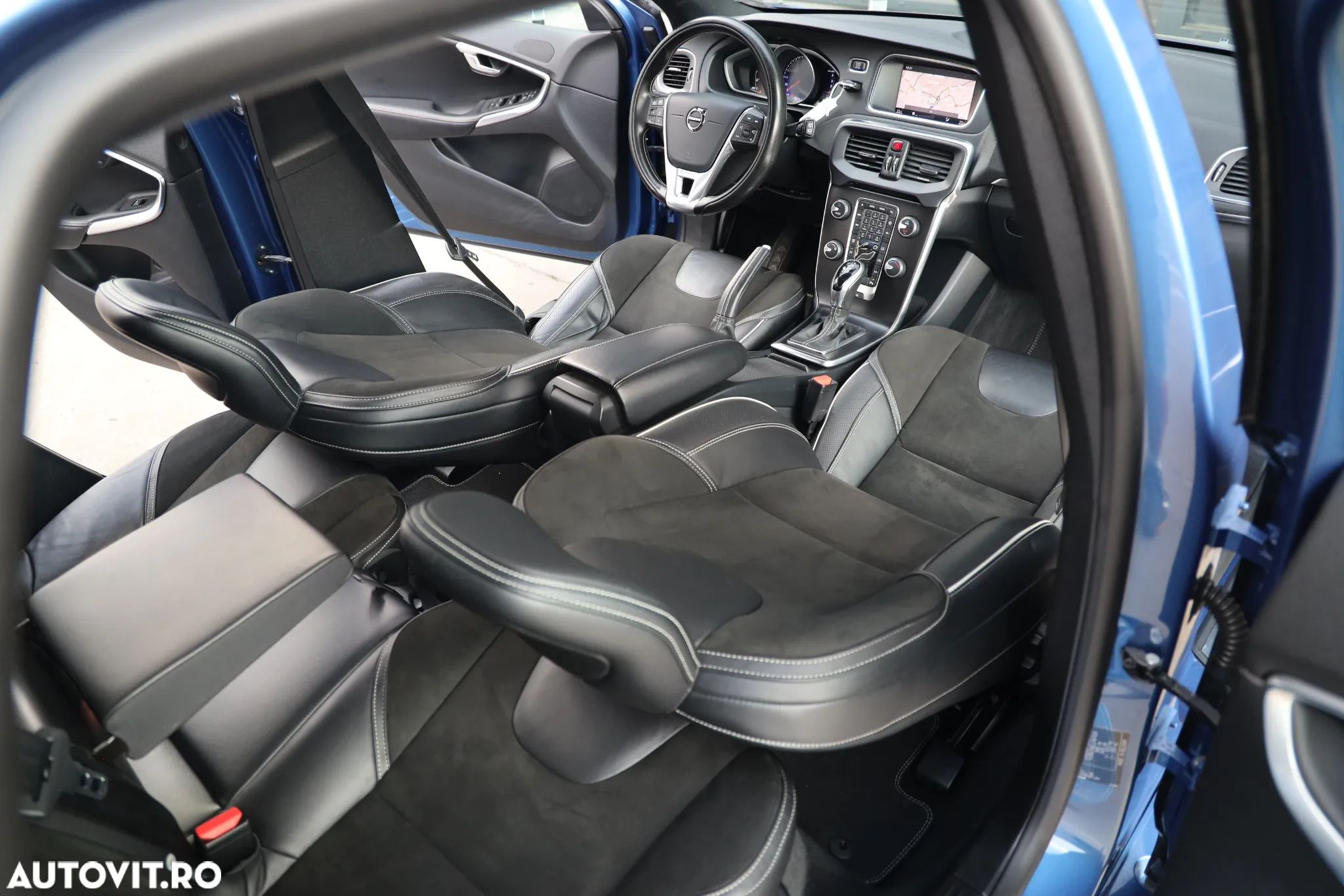 Volvo V40 D3 Geartronic RDesign - 23