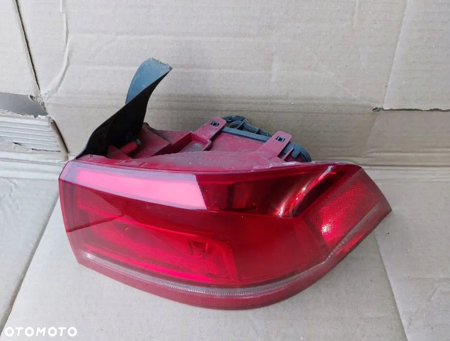 Lampa prawa lewa tylna prawy lewy tył Volkswagen Passat B7 sedan - 2
