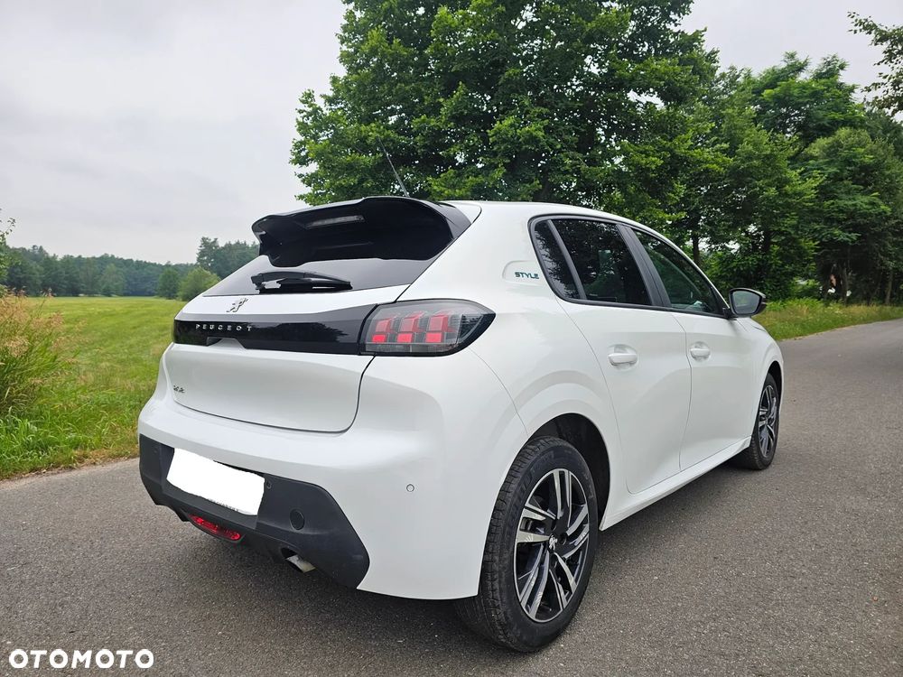 Peugeot 208 - 5