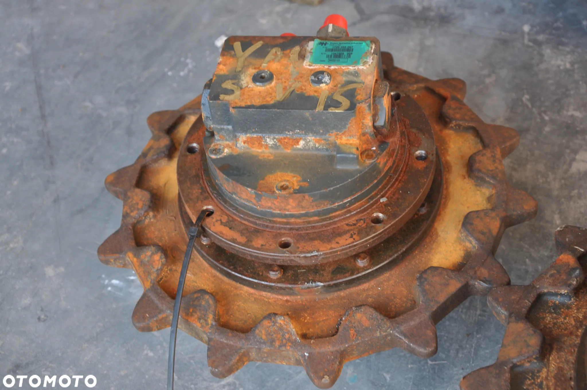 Silnik jazdy zwolnica hydromotor naped gasienic yanmar SV 15 - 3