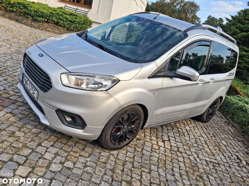 Ford Tourneo Courier - 22