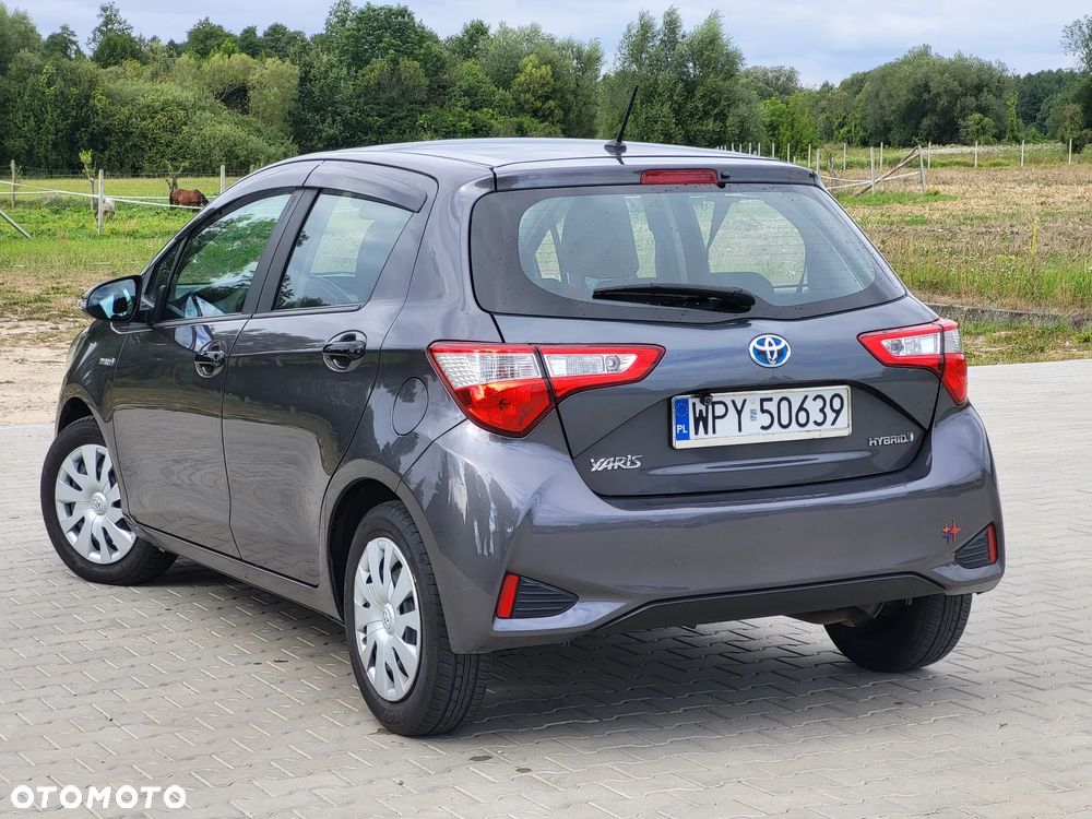 Toyota Yaris - 10