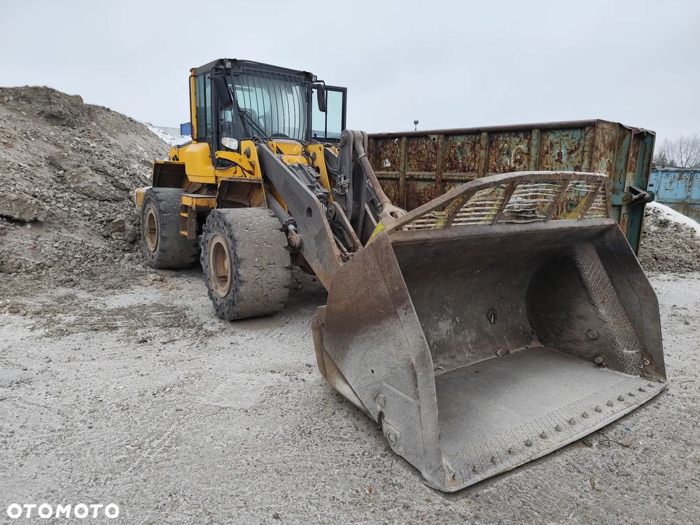 Volvo L120F - 1
