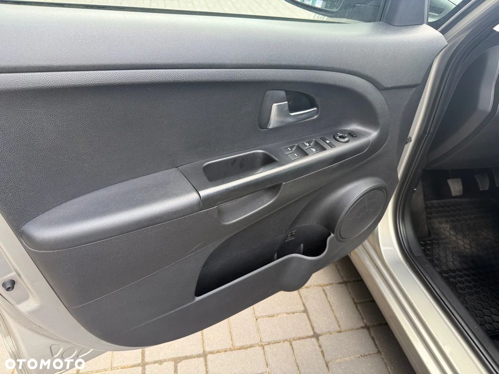 Kia Venga 1.4 M - 17
