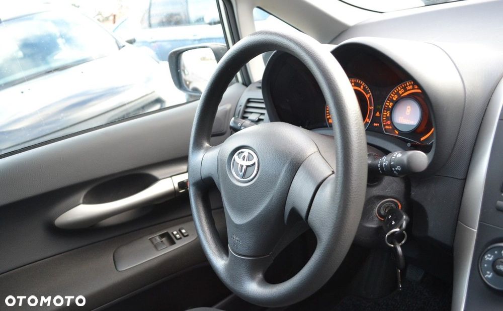 Toyota Auris 1.33 VVT-i Terra - 37