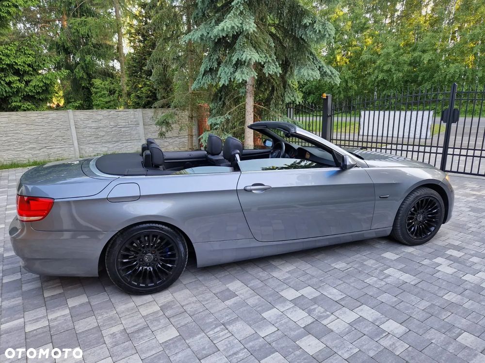 BMW Seria 3 325i Edition Exclusive - 24