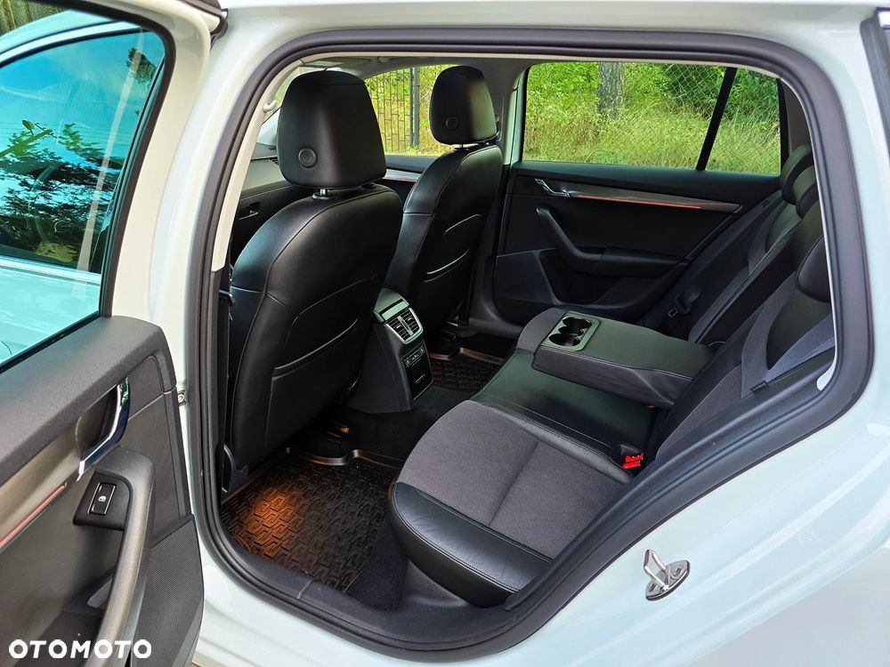 Skoda Octavia 2.0 TDI DSG Premium Edition - 11